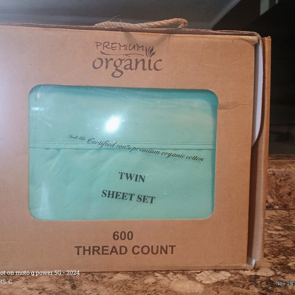 Twin Sheets size  Green Organic New In box - Picture 2 of 7